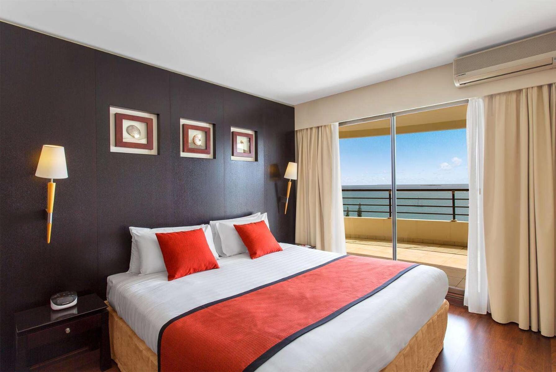 รามาด้า โฮเต็ล แอนด์ สวีทส์ โนเม Hotel นูเมีย ภายนอก รูปภาพ