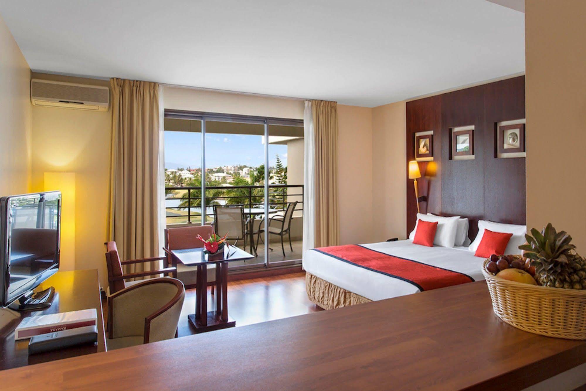 รามาด้า โฮเต็ล แอนด์ สวีทส์ โนเม Hotel นูเมีย ภายนอก รูปภาพ