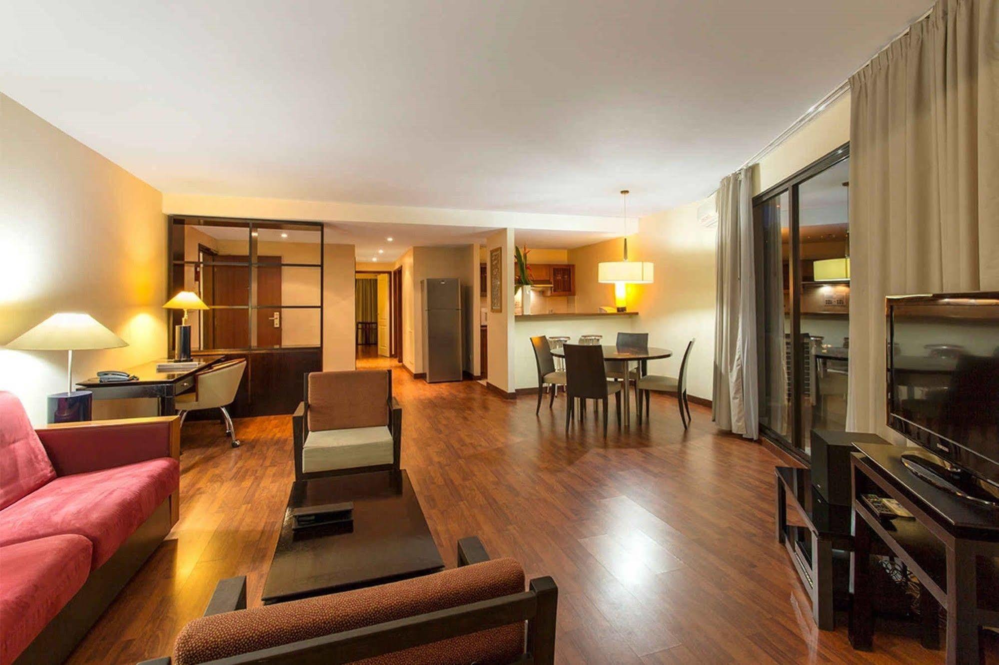 รามาด้า โฮเต็ล แอนด์ สวีทส์ โนเม Hotel นูเมีย ภายนอก รูปภาพ