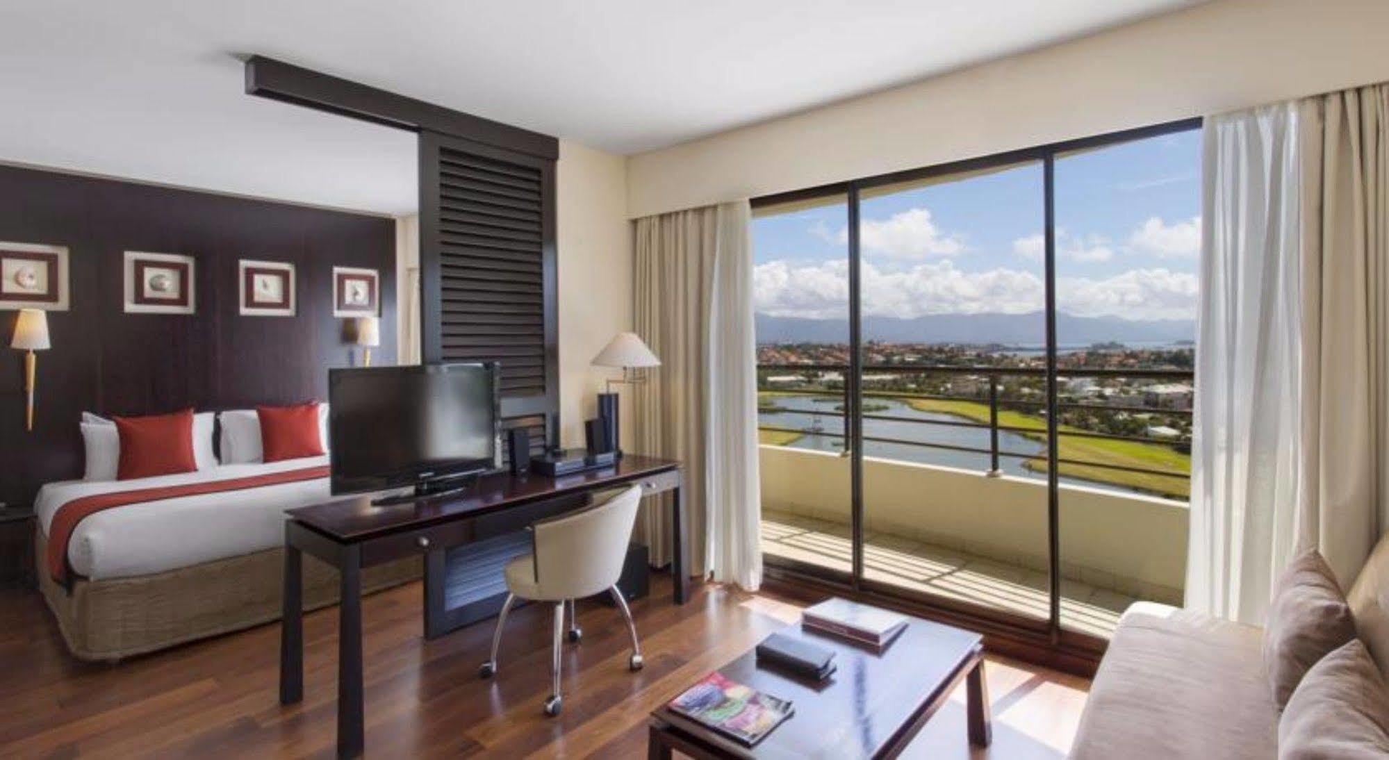รามาด้า โฮเต็ล แอนด์ สวีทส์ โนเม Hotel นูเมีย ภายนอก รูปภาพ