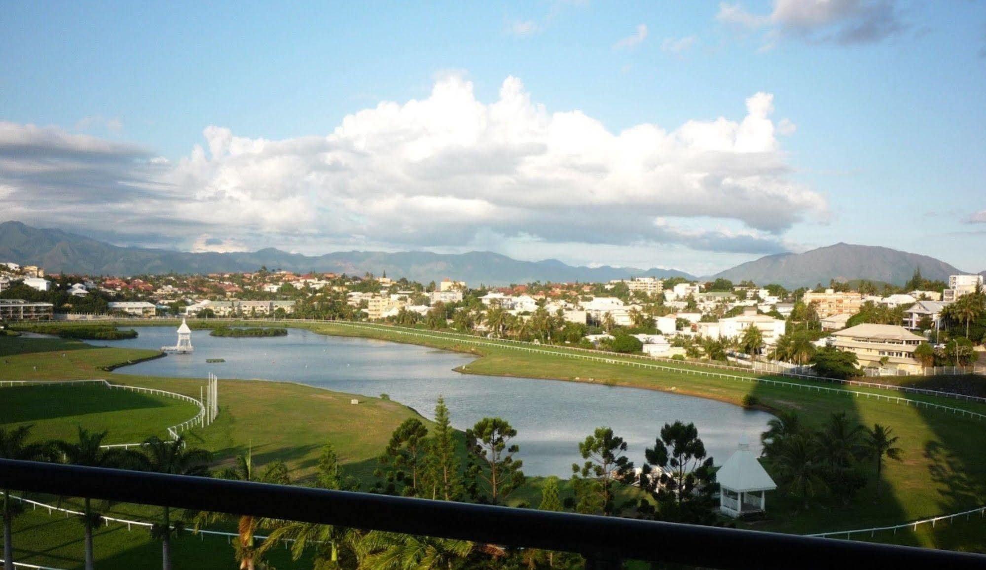 รามาด้า โฮเต็ล แอนด์ สวีทส์ โนเม Hotel นูเมีย ภายนอก รูปภาพ