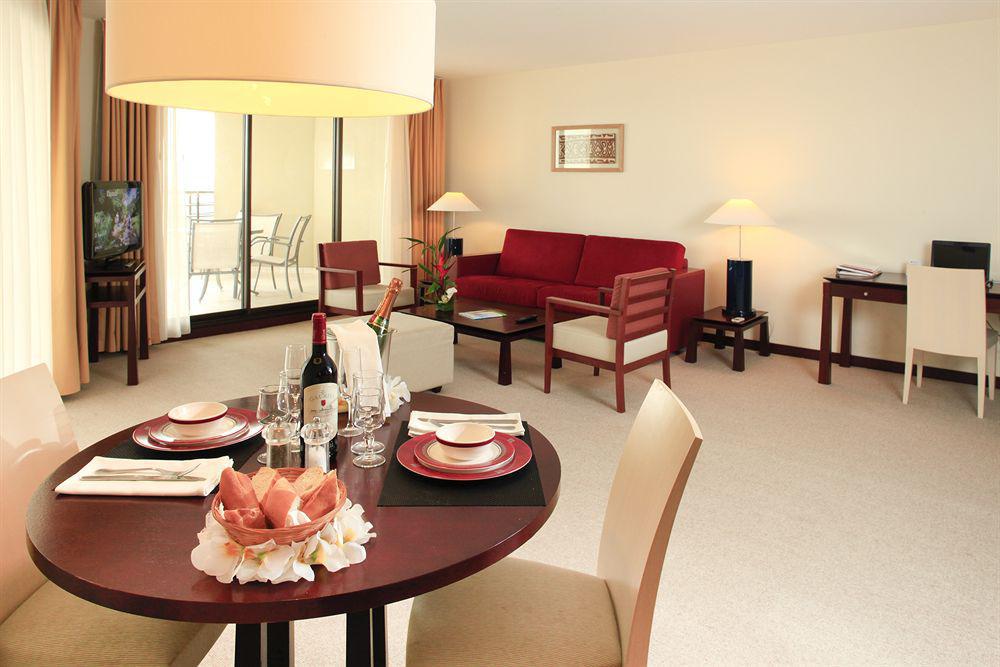 รามาด้า โฮเต็ล แอนด์ สวีทส์ โนเม Hotel นูเมีย ภายนอก รูปภาพ