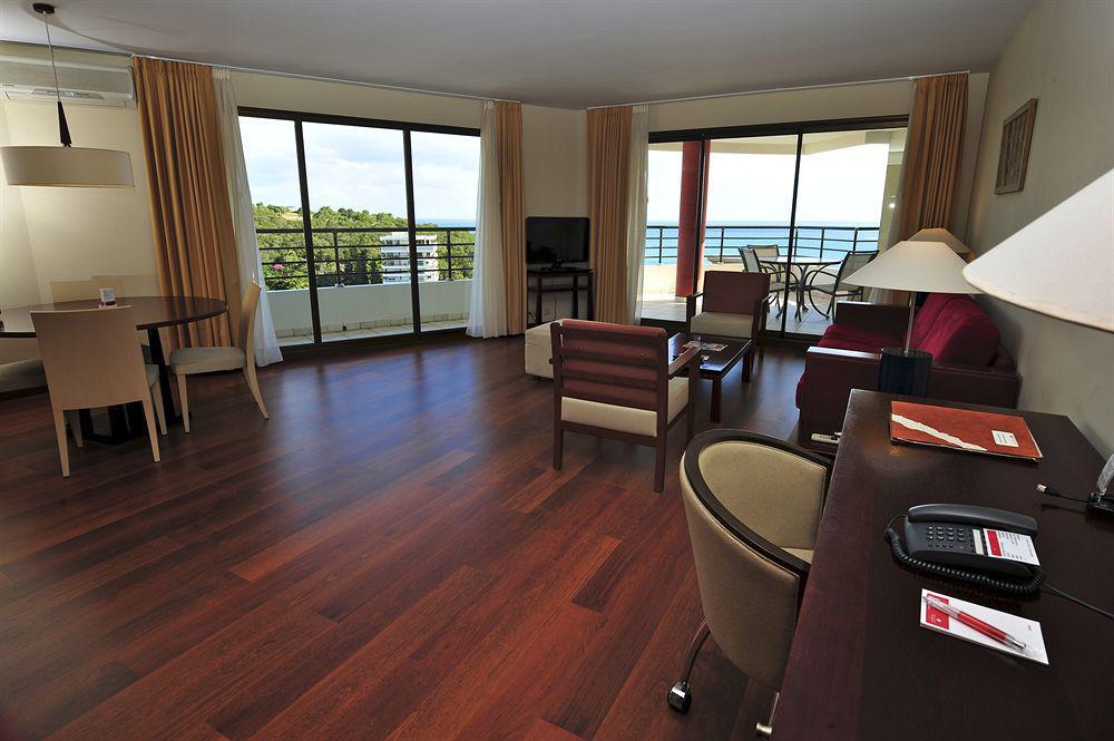 รามาด้า โฮเต็ล แอนด์ สวีทส์ โนเม Hotel นูเมีย ภายนอก รูปภาพ